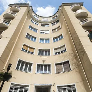 https://dfive-harmony-studio-at-vaci-street.inbudapesthotels.com